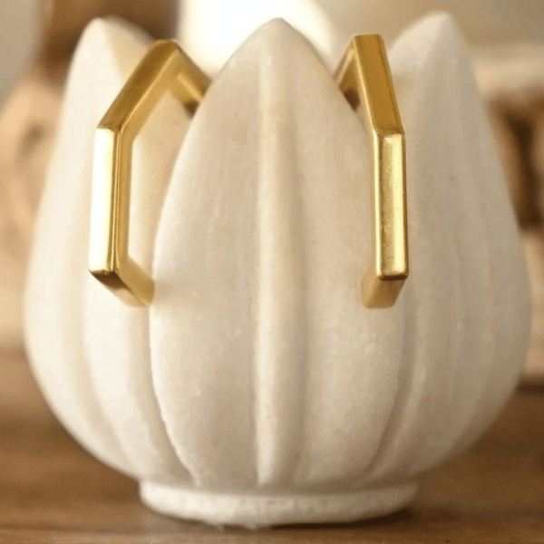 PETAL CANDLE HOLDER