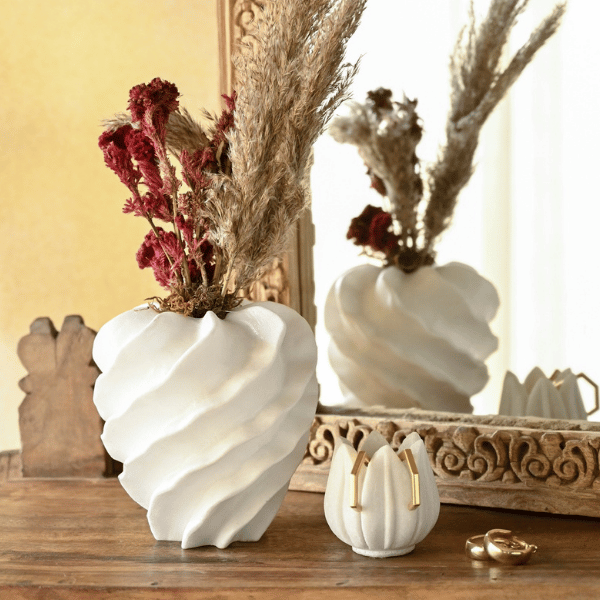 TUBE VASE